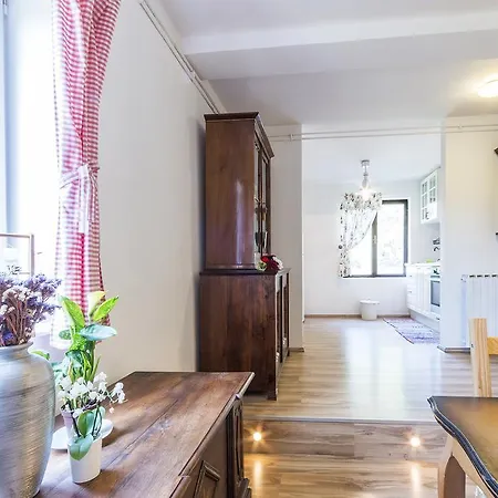 Oskar Apartment *